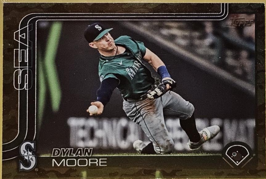 Dylan Moore [Memorial Day Camo] (2025 Topps)