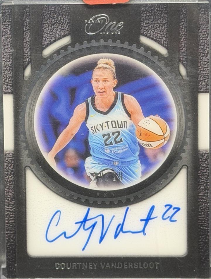 Courtney Vandersloot #1 2025 Panini One And One WNBA Snapshot Signature
