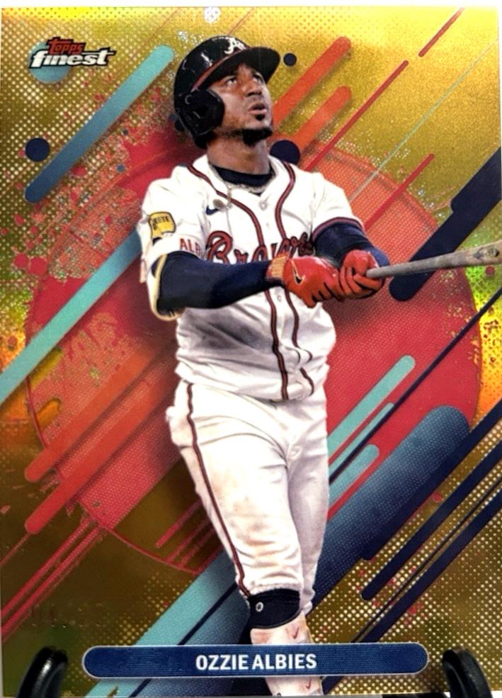 Ozzie Albies [Gold Refractor] #222
