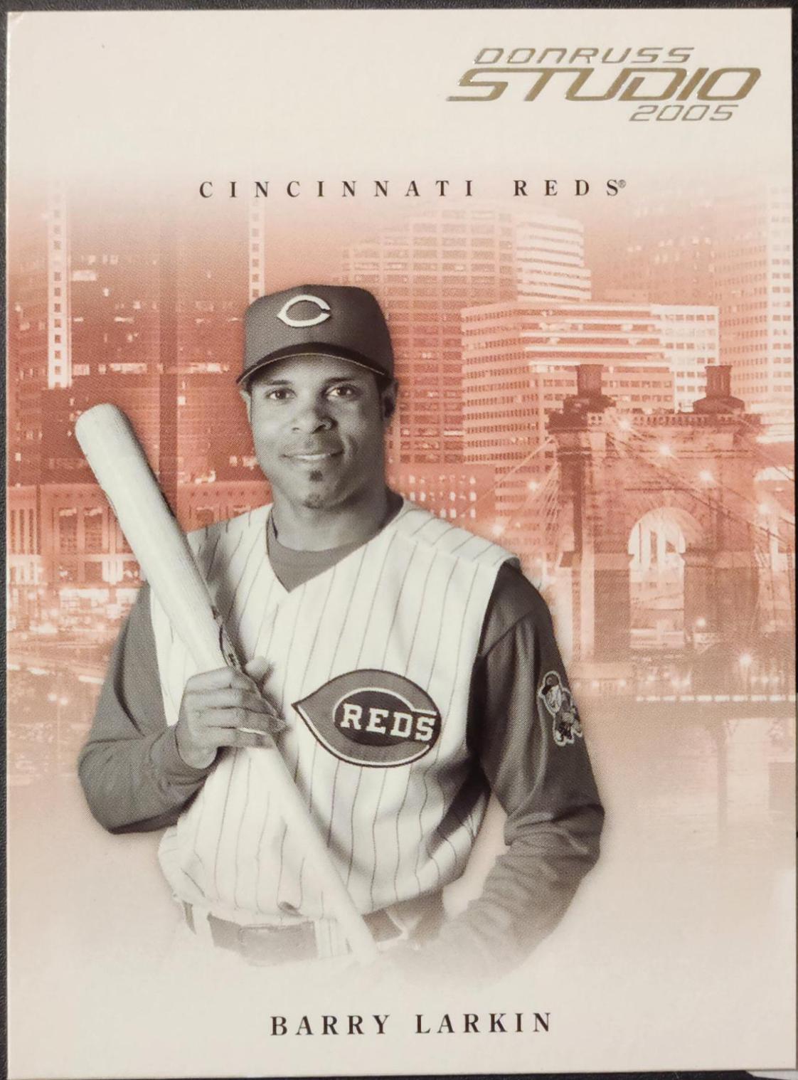 Barry Larkin #79 Baseball Cards 2005 Donruss Studio