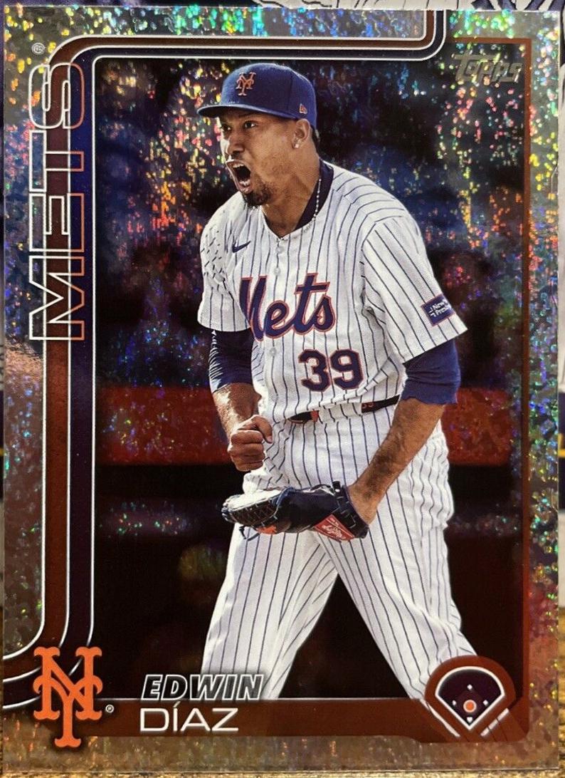 Edwin Diaz [Holo Foil] (2025 Topps)