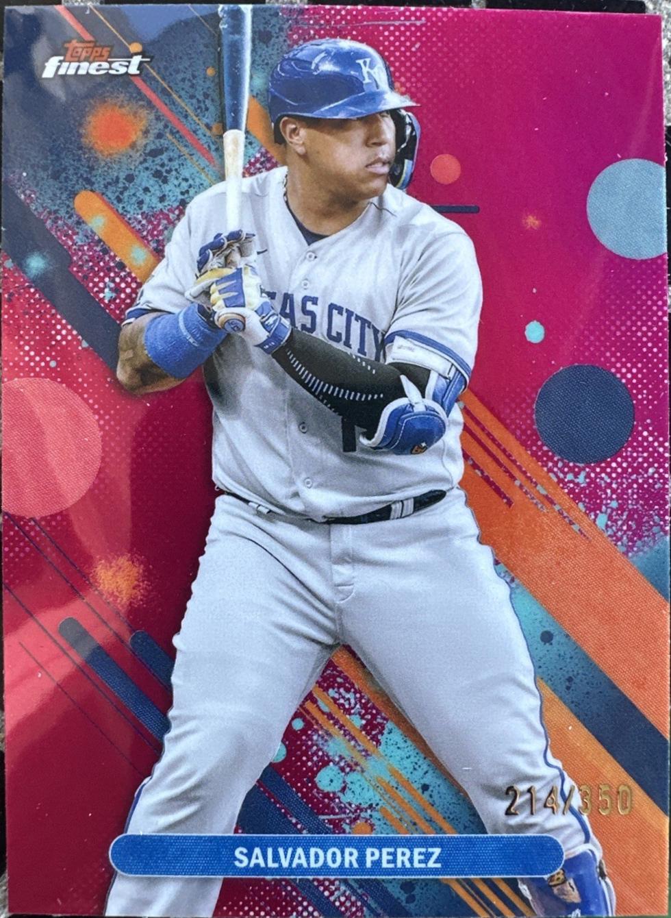 Salvador Perez [Magenta Refractor] #77