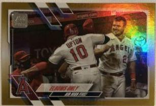Elbows Only [Gold Foil] #166