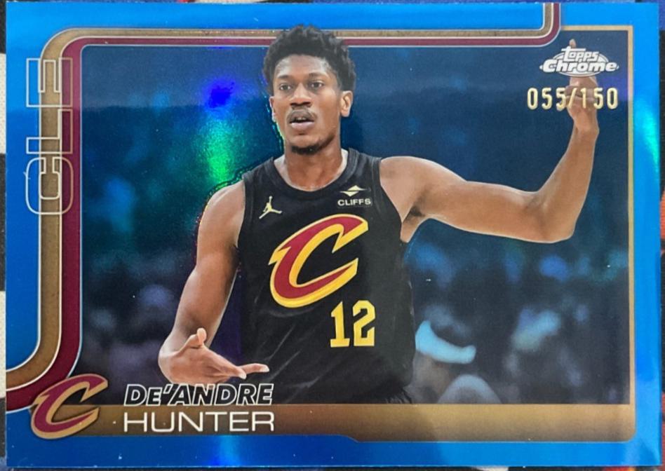 De'Andre Hunter [Blue Basketball Refractor] #73