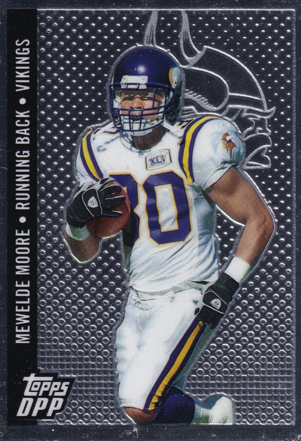 Mewelde Moore [Chrome Black Refractor] #106