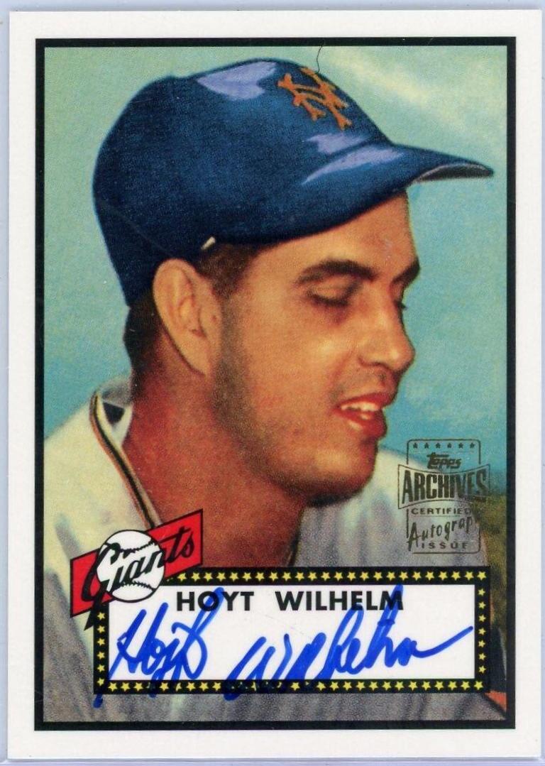 Hoyt Wilhelm #34 Baseball Cards 2001 Topps Archives Autographs