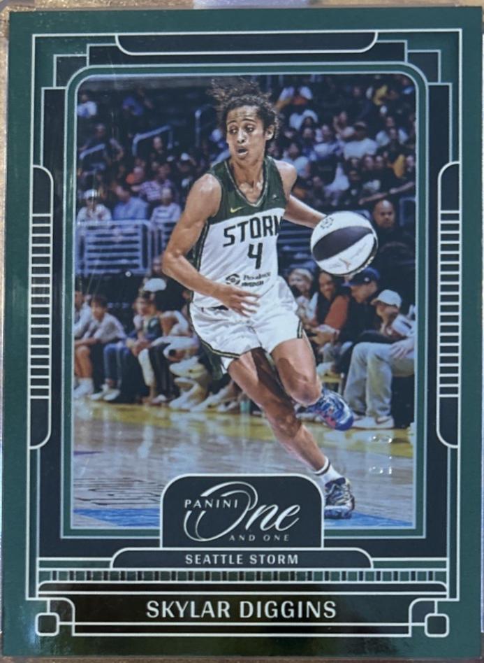 Skylar Diggins [Holo Emerald] #85