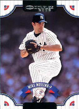 Mike Mussina #33 Baseball Cards 2002 Donruss