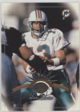 Dan Marino #7 Football Cards 1997 Leaf