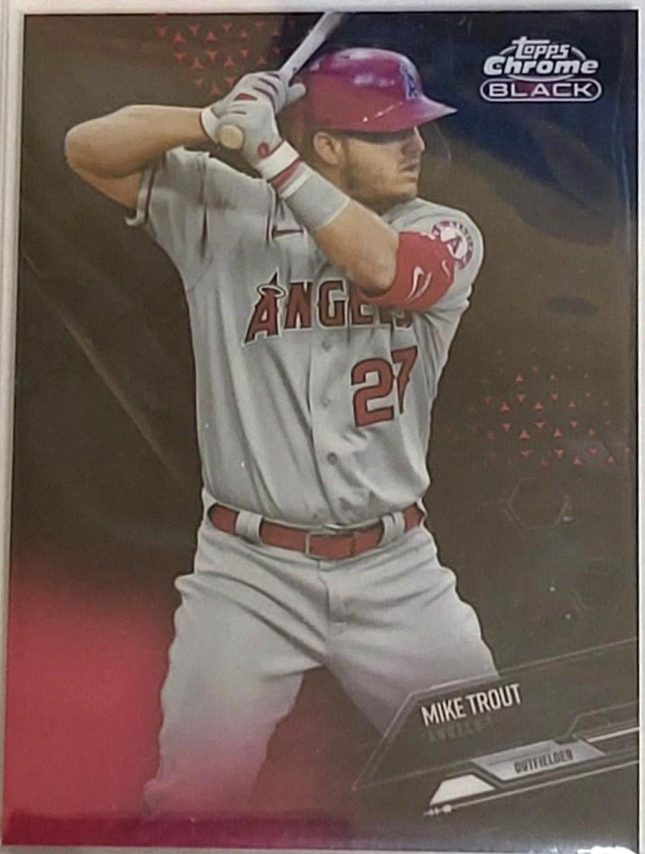 Mike Trout [Magenta Refractor] #70