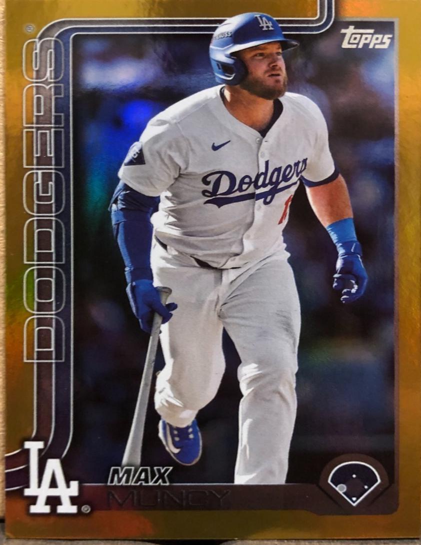 Max Muncy [Gold Rainbow Foil] #378