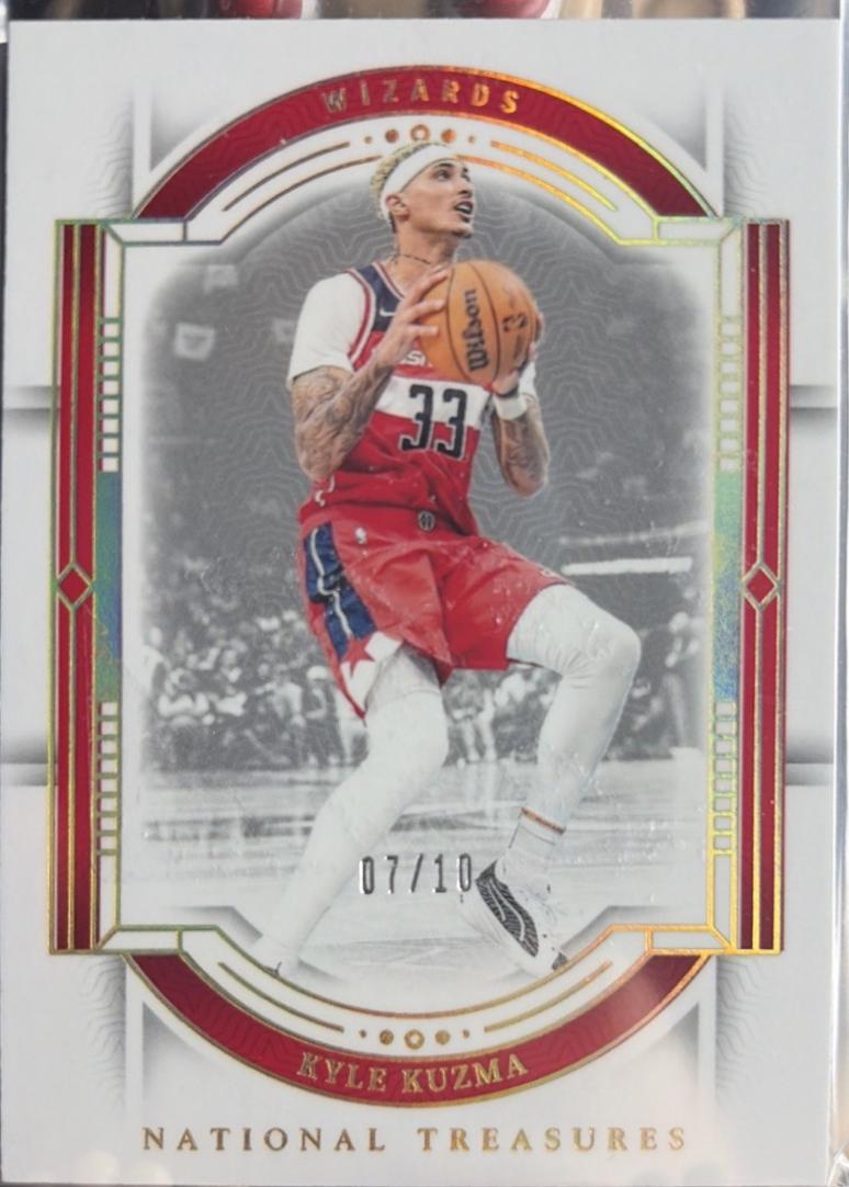 Kyle Kuzma [Gold] #60