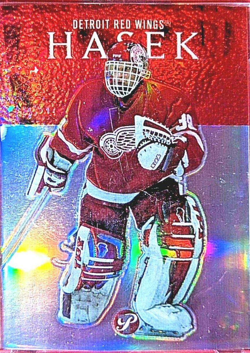 Dominik Hasek #41 Hockey Cards 2003 Topps Pristine