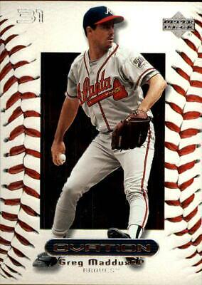 Greg Maddux #9 Baseball Cards 2000 Upper Deck Ovation