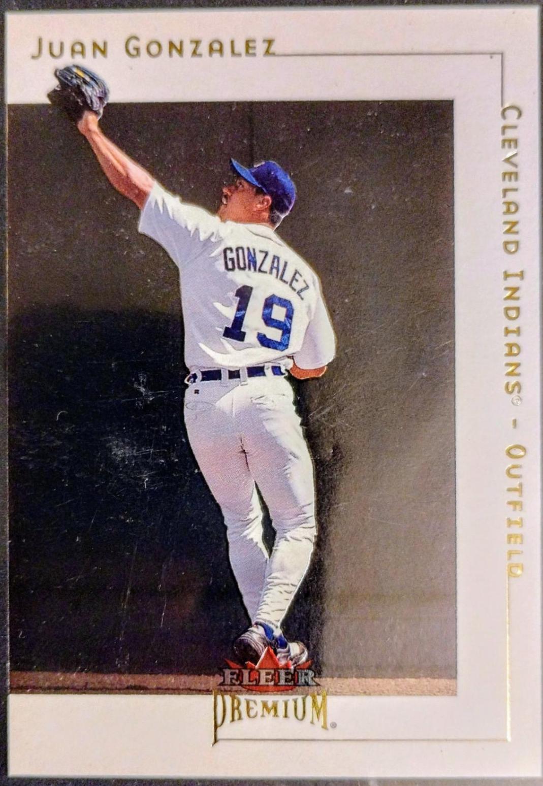 Juan Gonzalez #40 Baseball Cards 2001 Fleer Premium