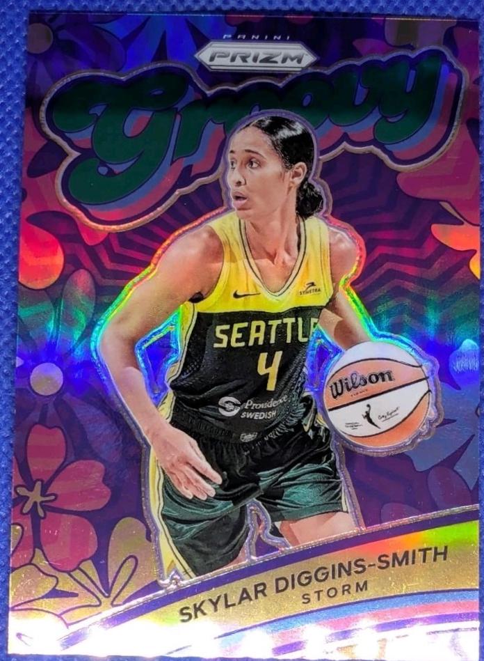 Skylar Diggins-Smith [Green] #10