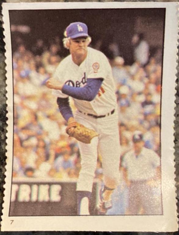 Jerry Reuss #7 Baseball Cards 1982 Fleer Stamps