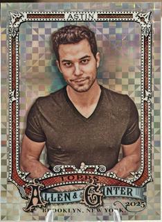 Skylar Astin
