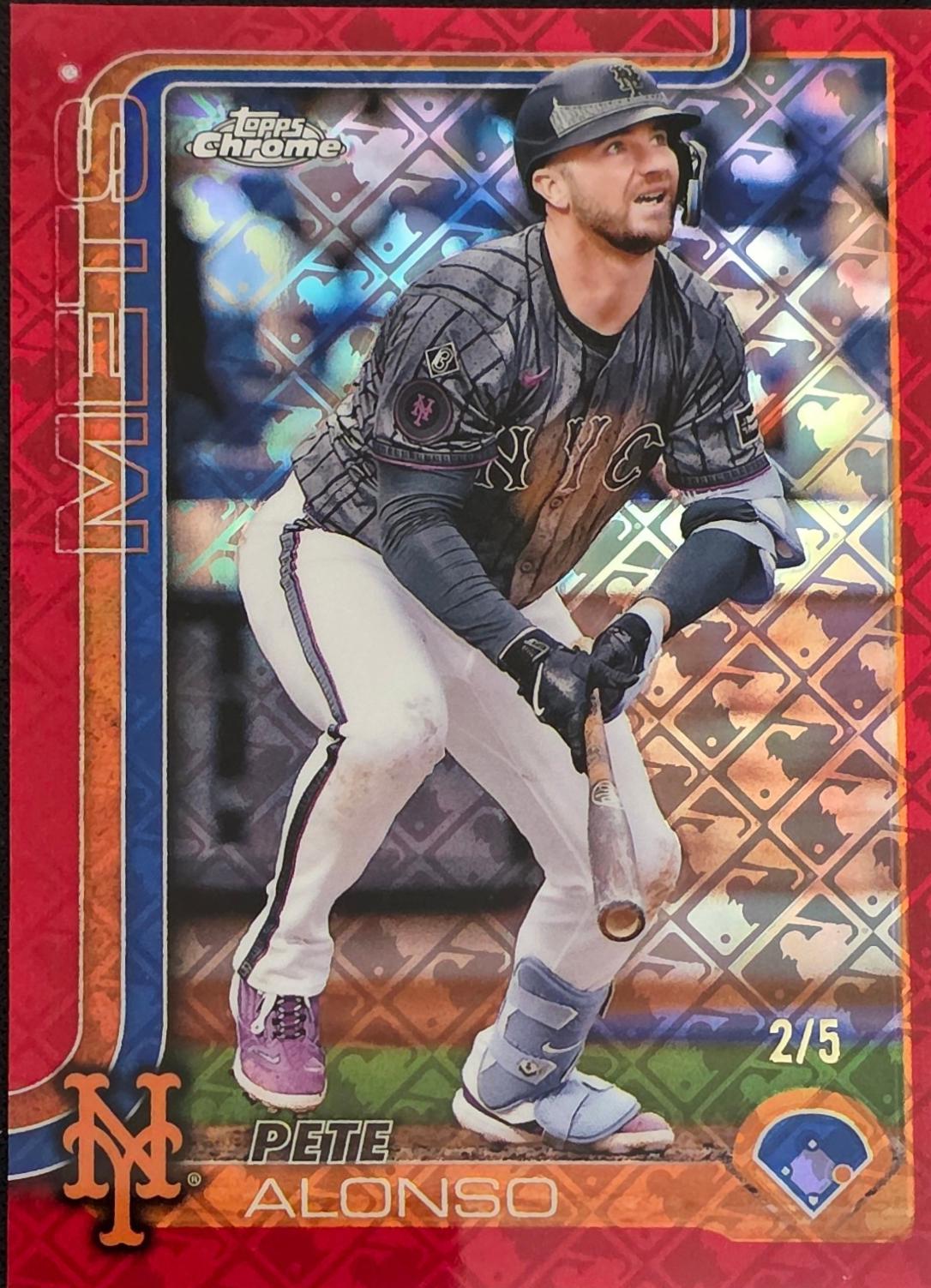 Pete Alonso [Red Refractor] #136