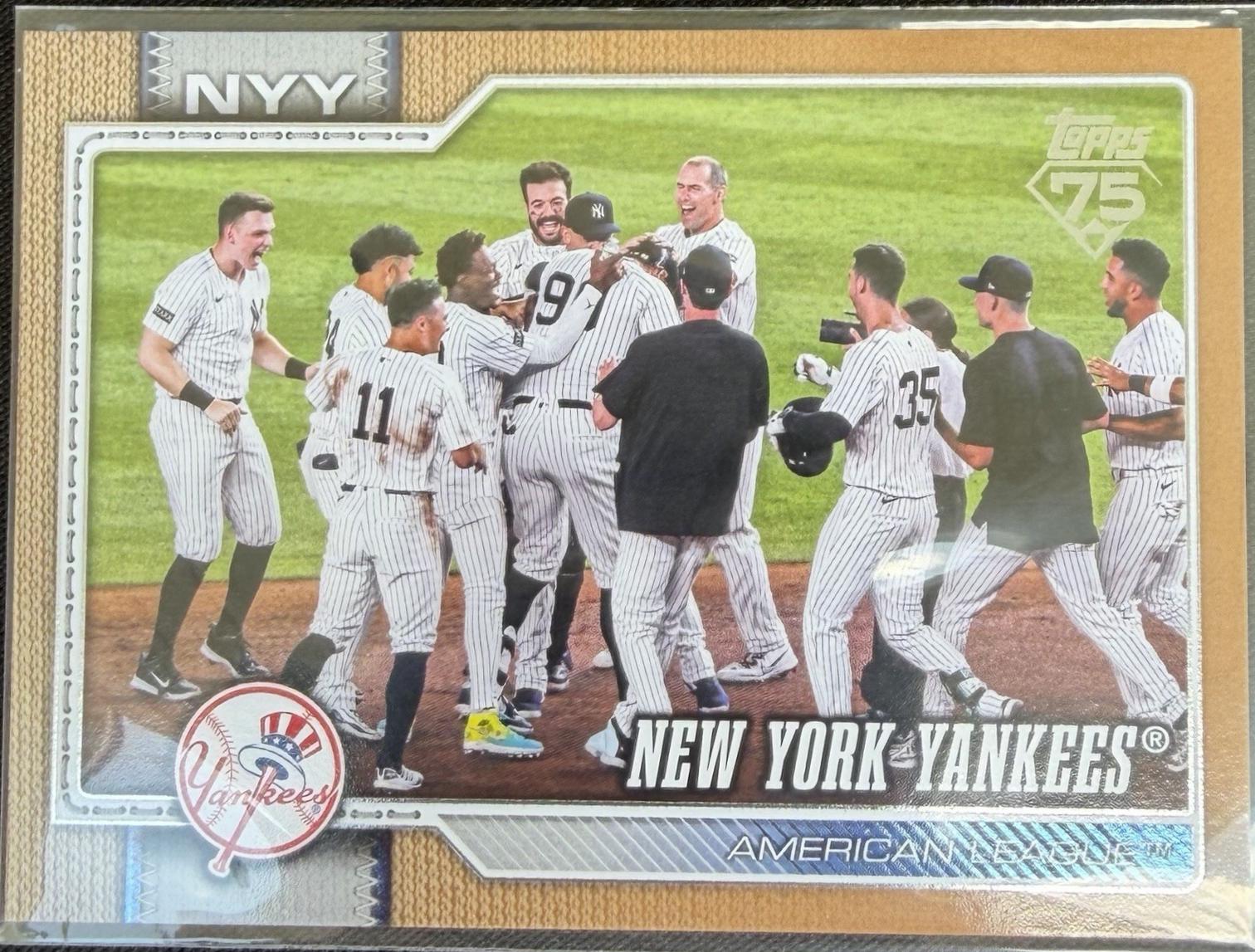 New York Yankees [Golden Mirror Variation] #628 Prices | 2026