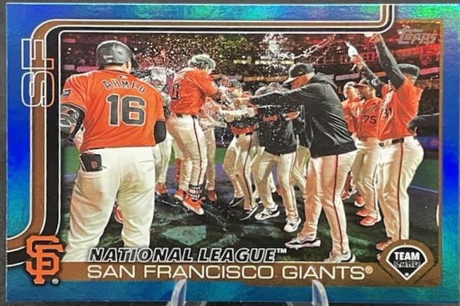 San Francisco Giants [Blue Rainbow Foil] #514