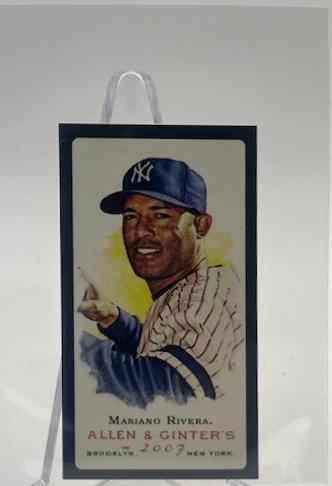 Mariano Rivera [Mini Black Bordered] #18