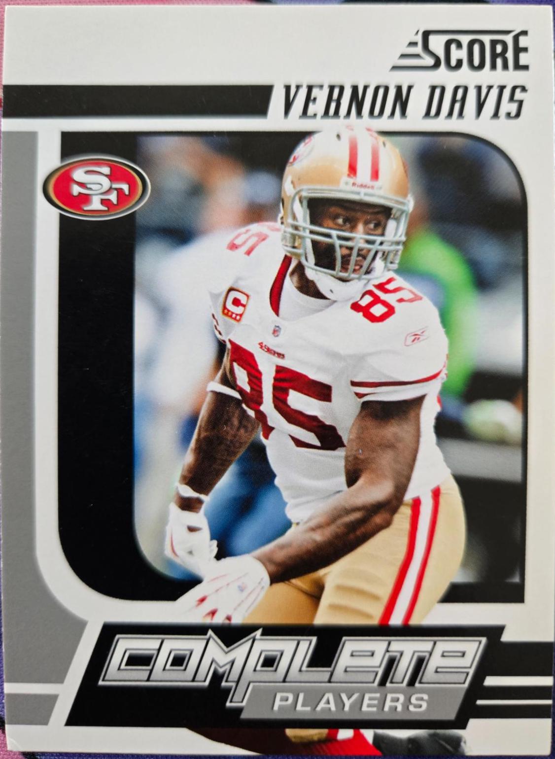 Vernon Davis #18 Football Cards 2011 Panini Score Complete Players