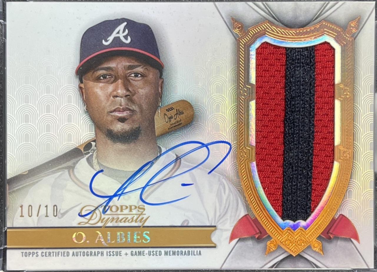 Ozzie Albies [Autograph Patch] #DAP-OA8