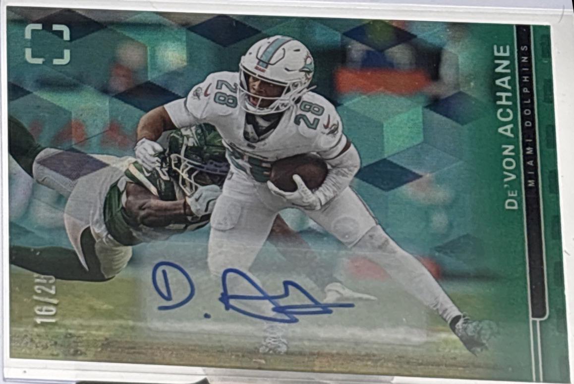 De'Von Achane [Green Autograph] #102