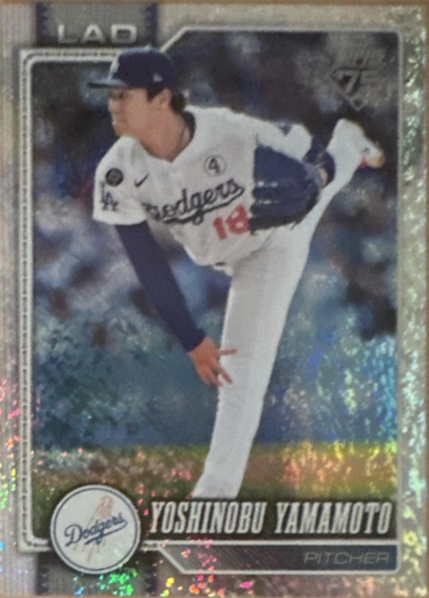 2026 Topps Yoshinobu Yamamoto [Silver Crackleboard] #90 card