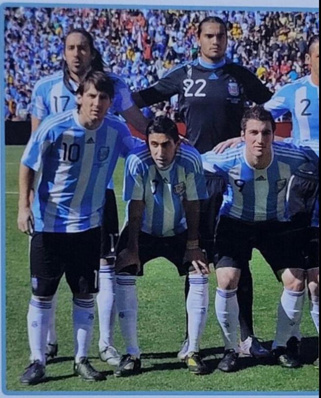 Argentina Team 1 #20 Soccer Cards 2011 Panini Copa America Argentina Sticker