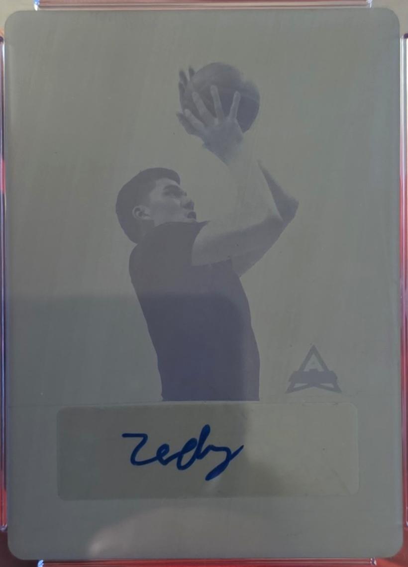 Zach Edey #BA-ZE1 2023 Leaf Trinity Autograph Basketball