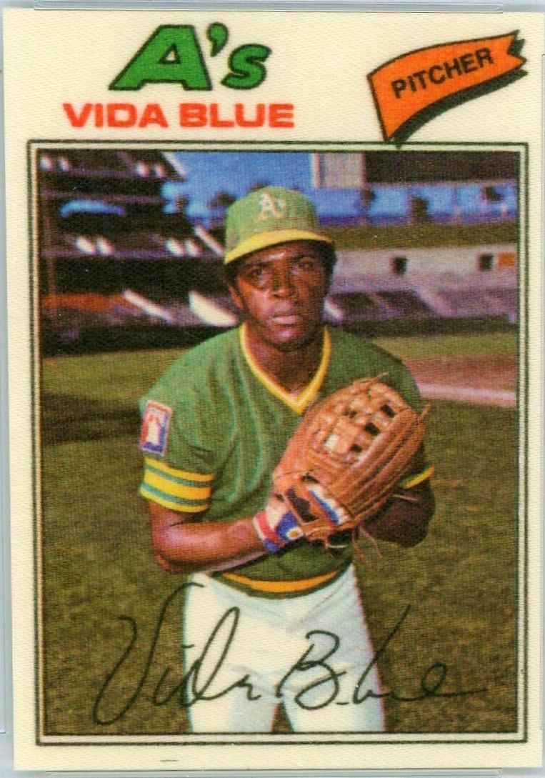 Vida Blue #4 Baseball Cards 1977 Topps Cloth Stickers
