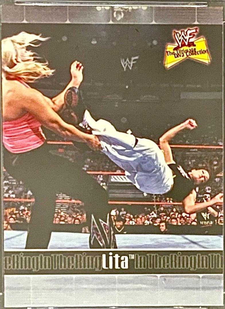 Lita #77 Wrestling Cards 2001 Fleer WWF The Ultimate Diva Collection