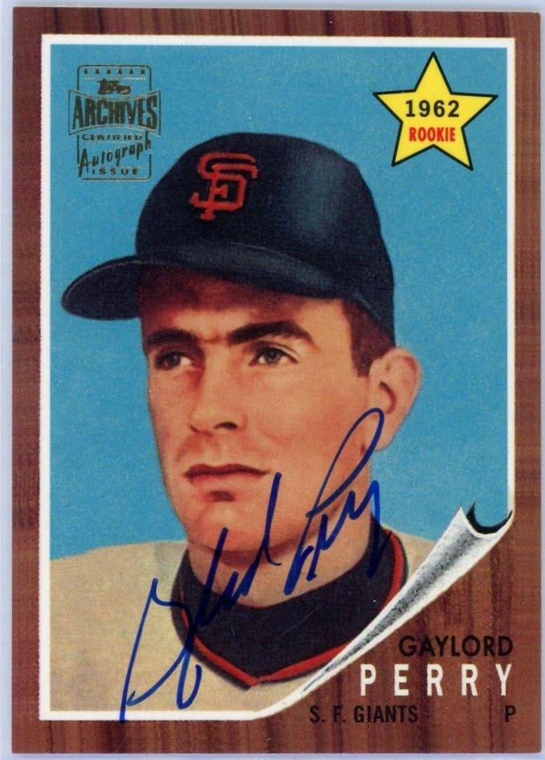 Gaylord Perry #37 Baseball Cards 2001 Topps Archives Autographs