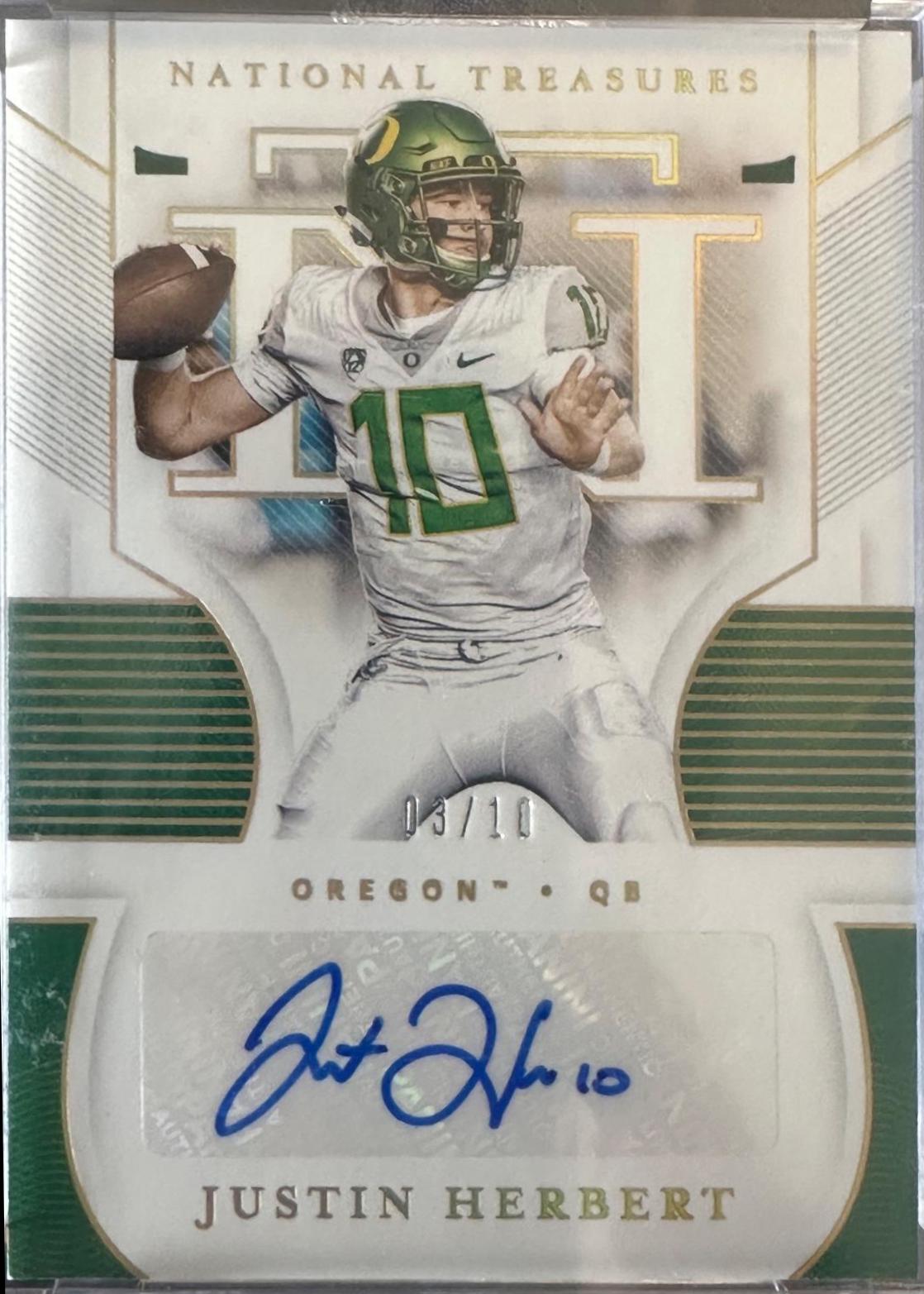 Justin Herbert #SI-JHE Football Cards 2021 Panini National Treasures Signatures Gold