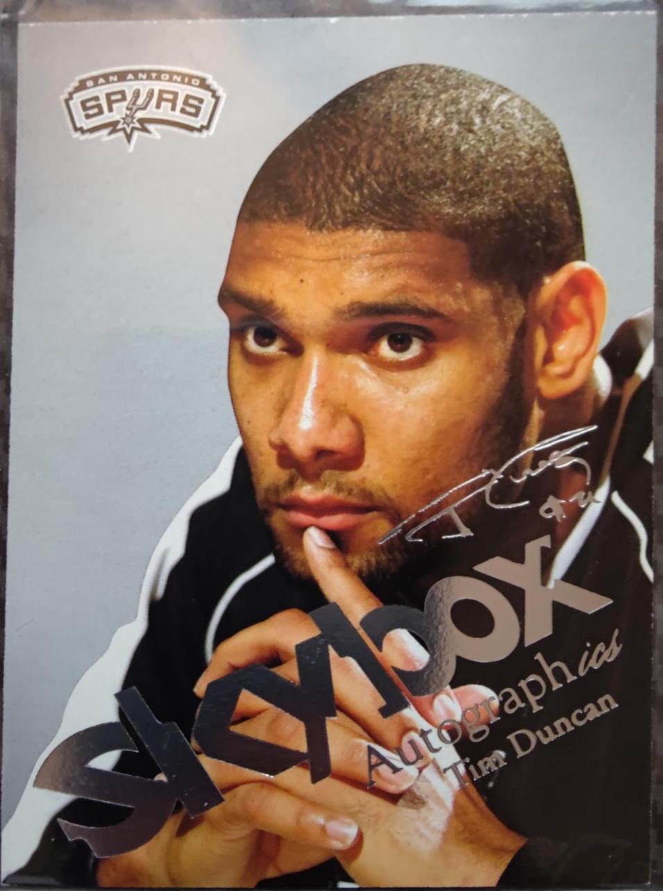 Tim Duncan #43 Basketball Cards 2003 Fleer Authentix Autograph