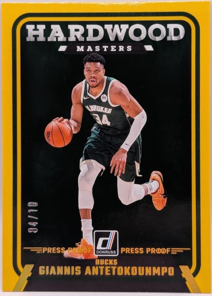 Giannis Antetokounmpo [Press Proof Gold] #15