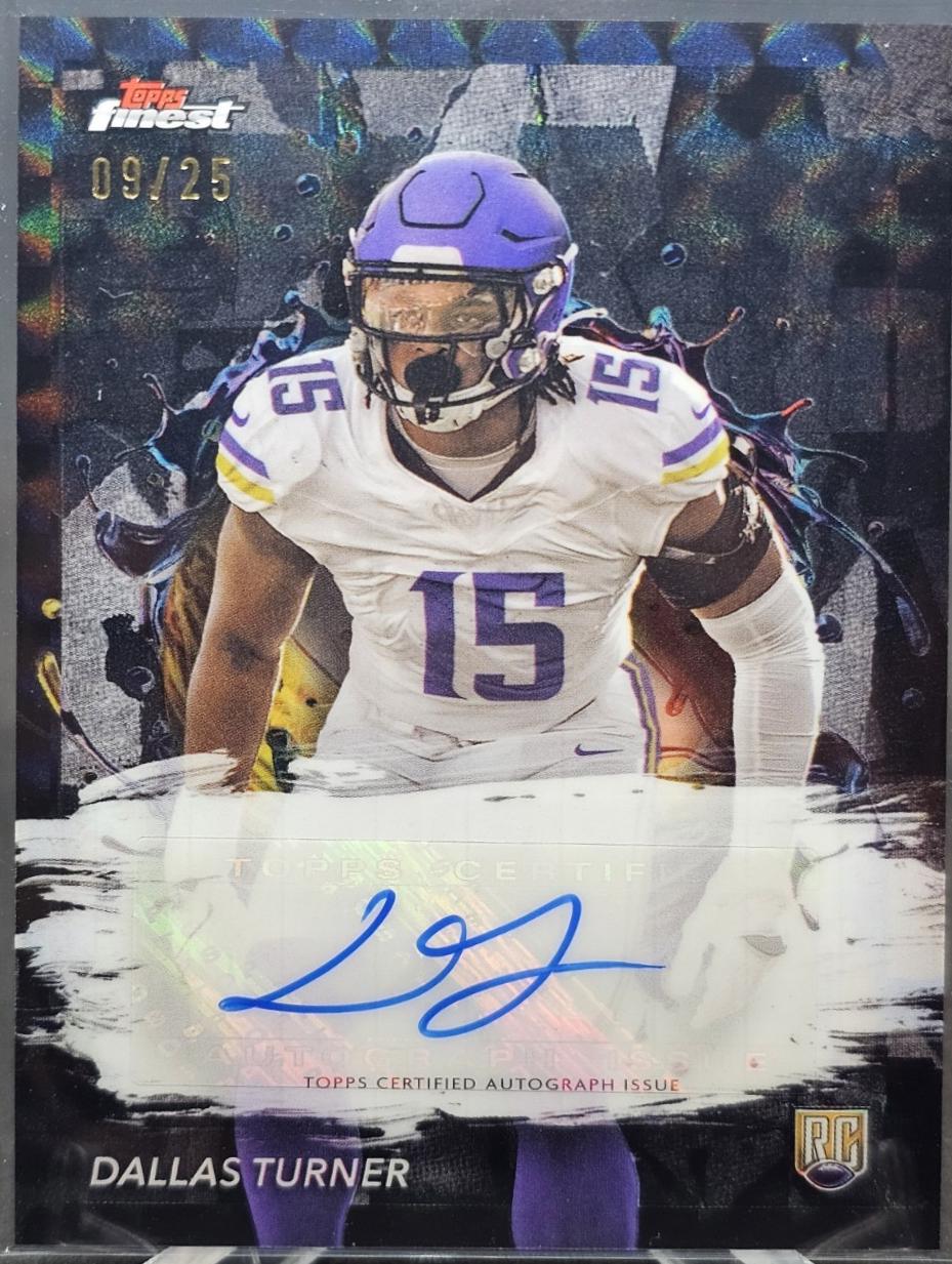 Dallas Turner [Black Geometric Refractor] #RFA-DT