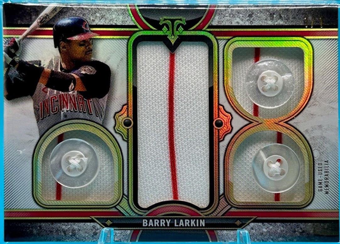 Barry Larkin #BUPR-BL Baseball Cards 2024 Topps Triple Threads Buttoned Up