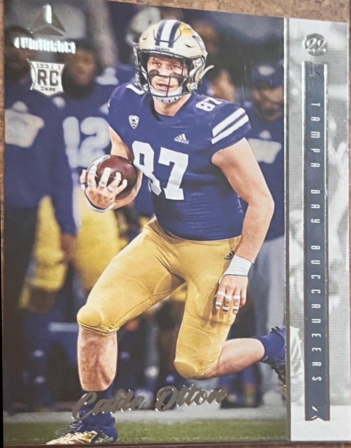 Cade Otton #131 2022 Panini Luminance Football