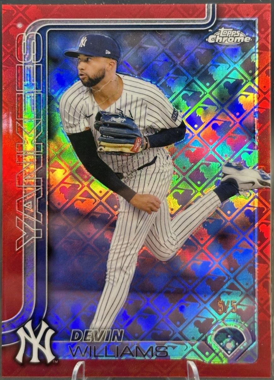 Devin Williams [Red Refractor] #153