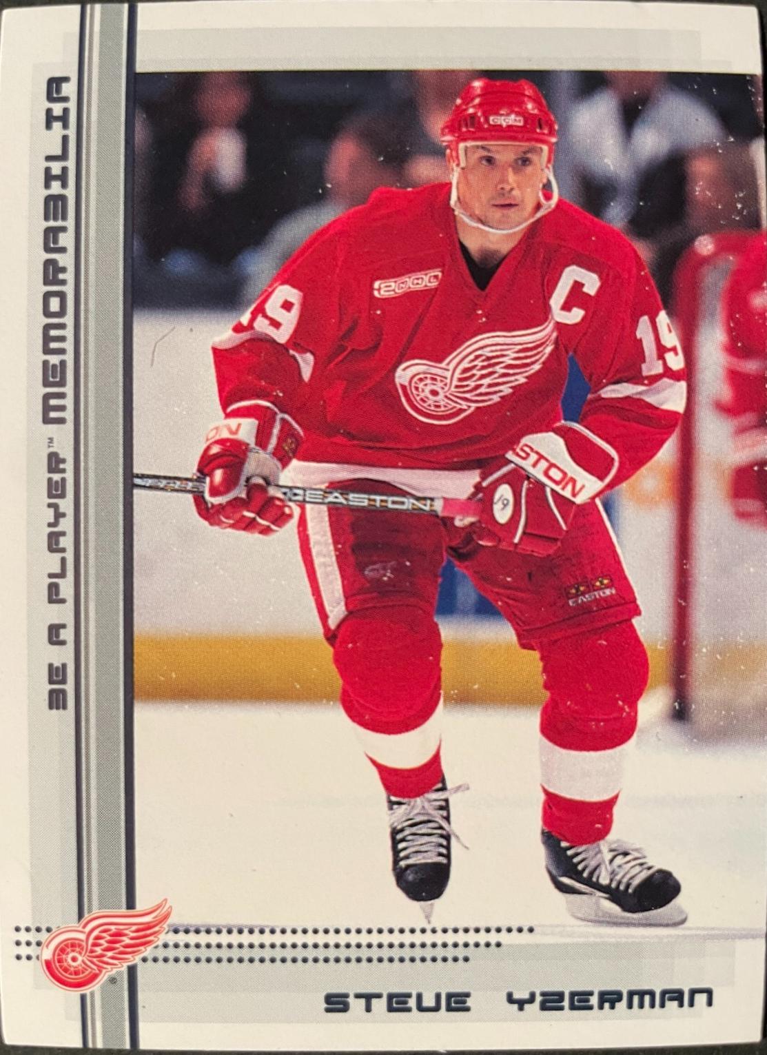 Steve Yzerman #124 2000 Be A Player Memorabilia Hockey