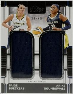 Paige Bueckers / Arike Ogunbowale