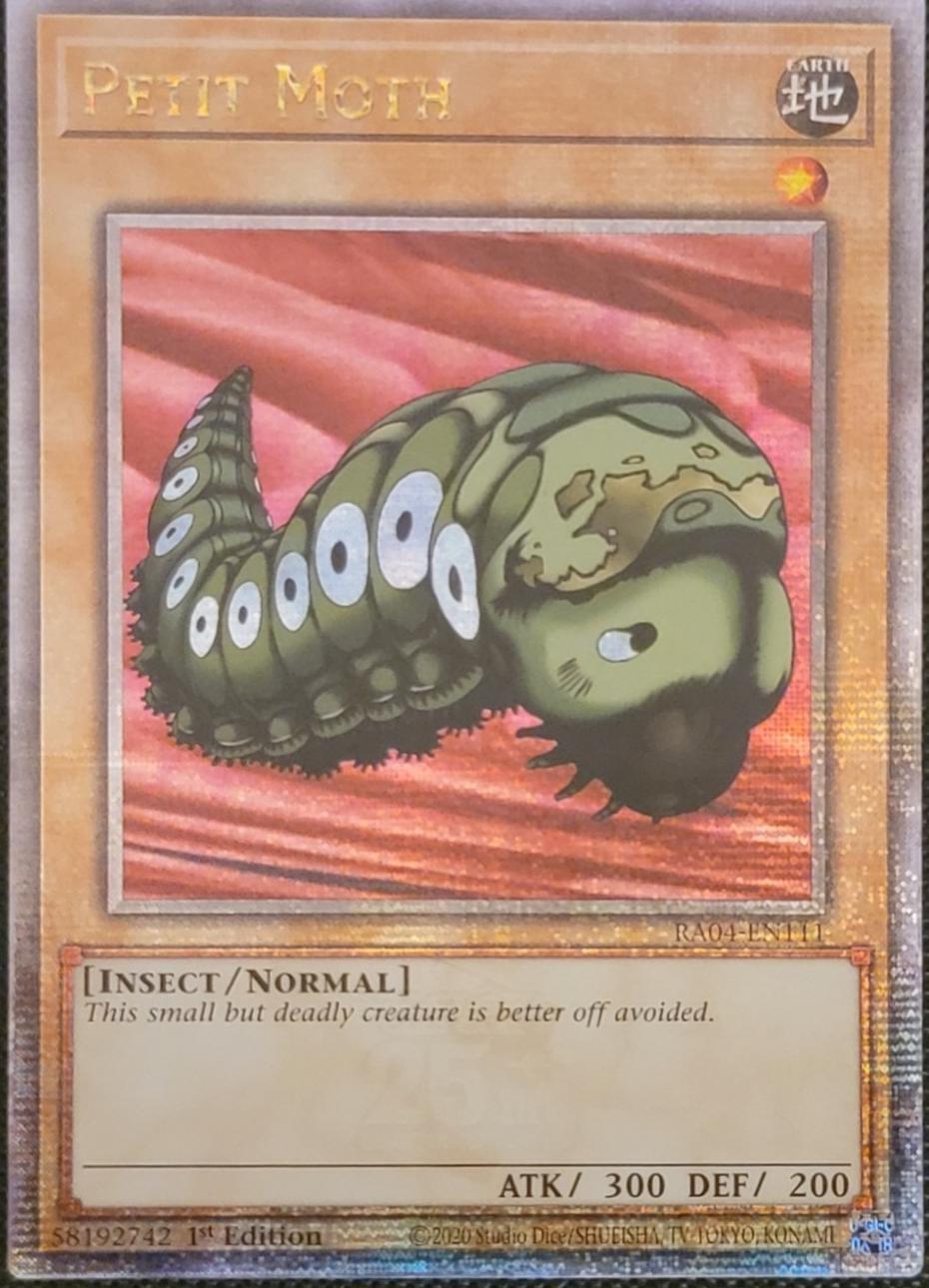 Petit Moth [Quarter Century Secret Rare] RA04-EN111 Precios | YuGiOh ...
