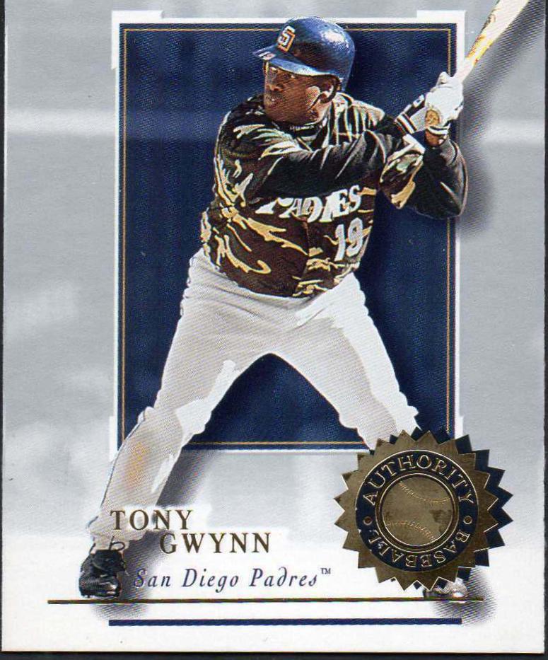 Tony Gwynn #79 Baseball Cards 2001 Fleer Authority