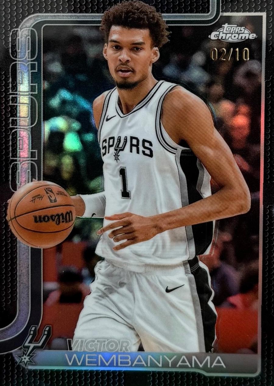 Victor Wembanyama [Black Basketball Refractor] #221 Prices | 2025