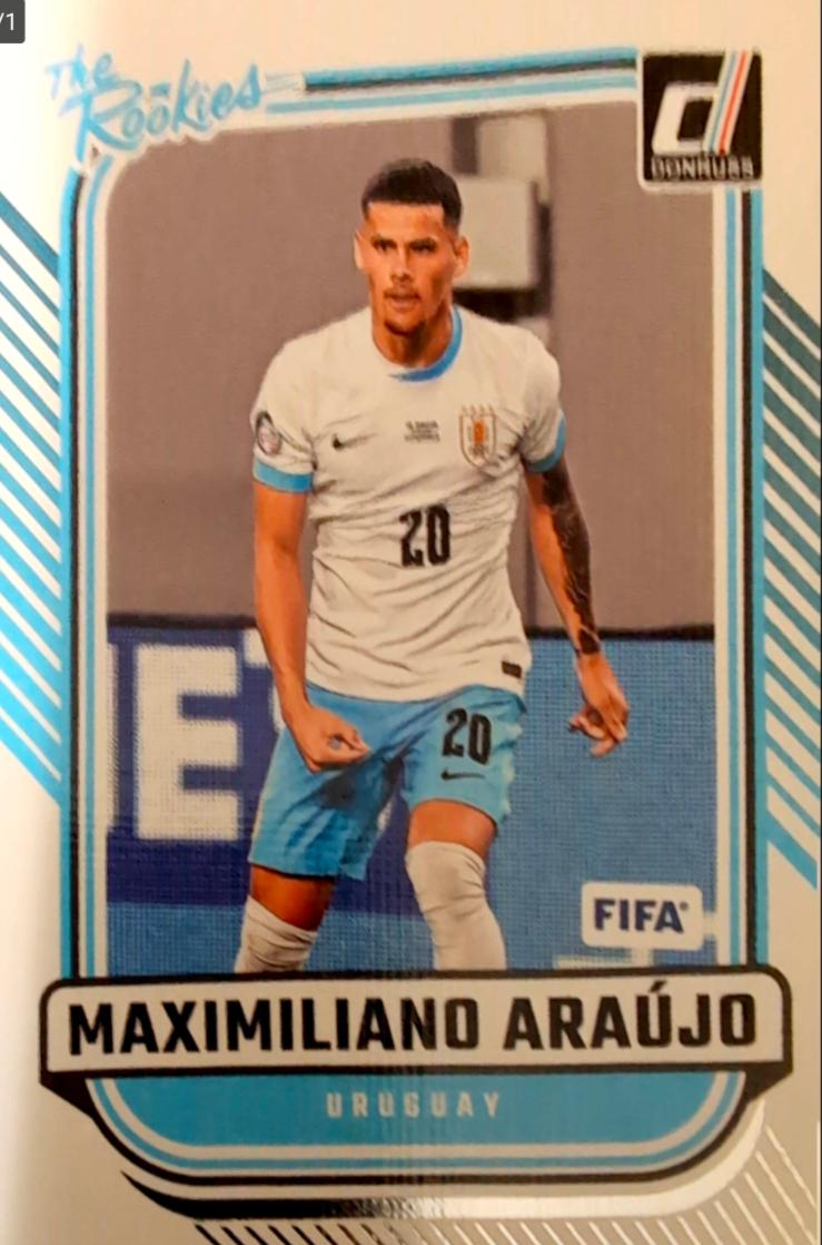 Maximiliano Araujo #18