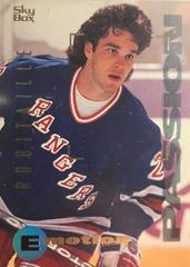 Luc Robitaille #118 Hockey Cards 1995 SkyBox E Motion Prices