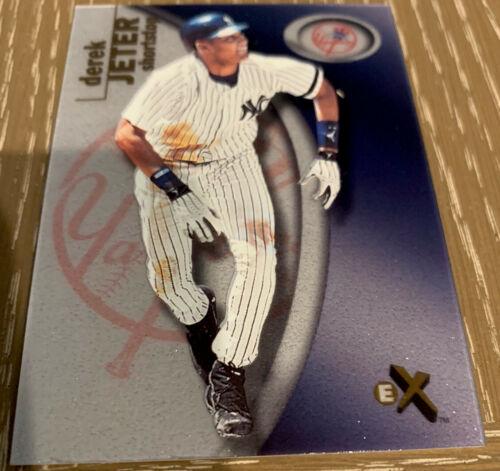 Derek Jeter #2 Baseball Cards 2001 Fleer EX